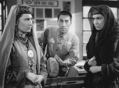 新中国60年音乐路：《花儿为什么这样红》